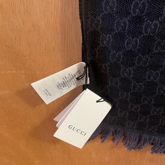 ***SOLD**Gucci 147351 Dark Grey GG  Red Green Stripe Wool Scarf Muffler - Picture 4 of 11